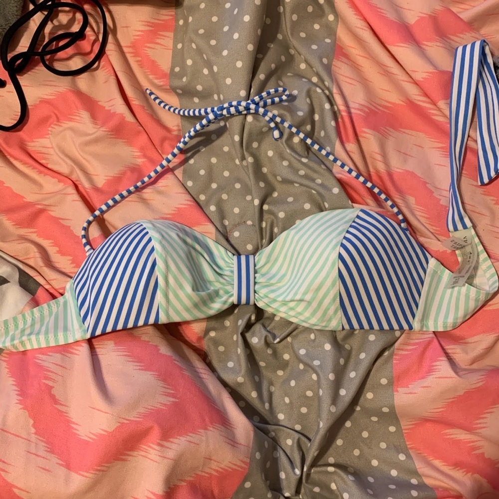 Victoria’s secret bathing suit top
